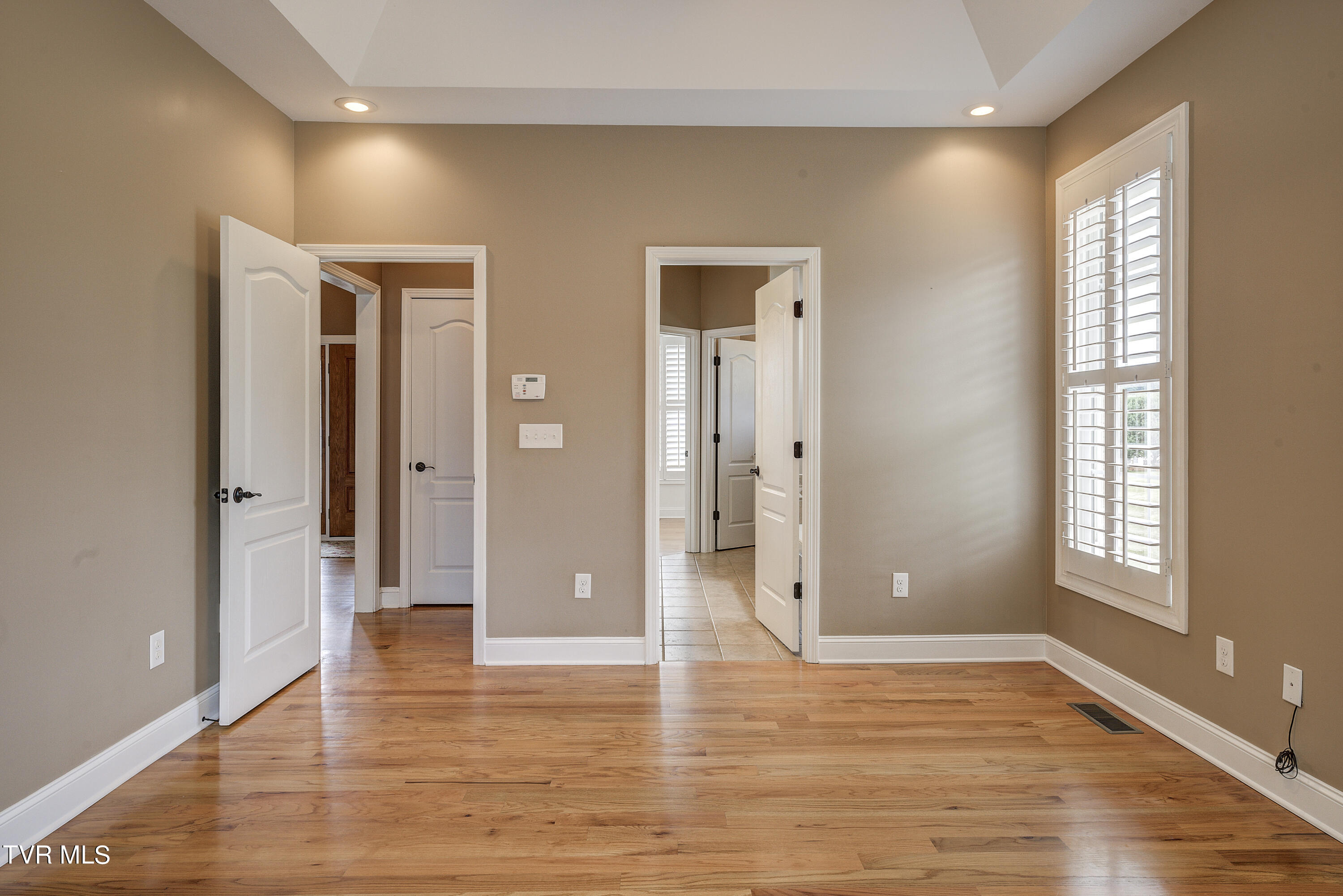 Bluff City, Tennessee 37618, United States, 3 Bedrooms Bedrooms, ,3 BathroomsBathrooms,Residential,Pending,53060