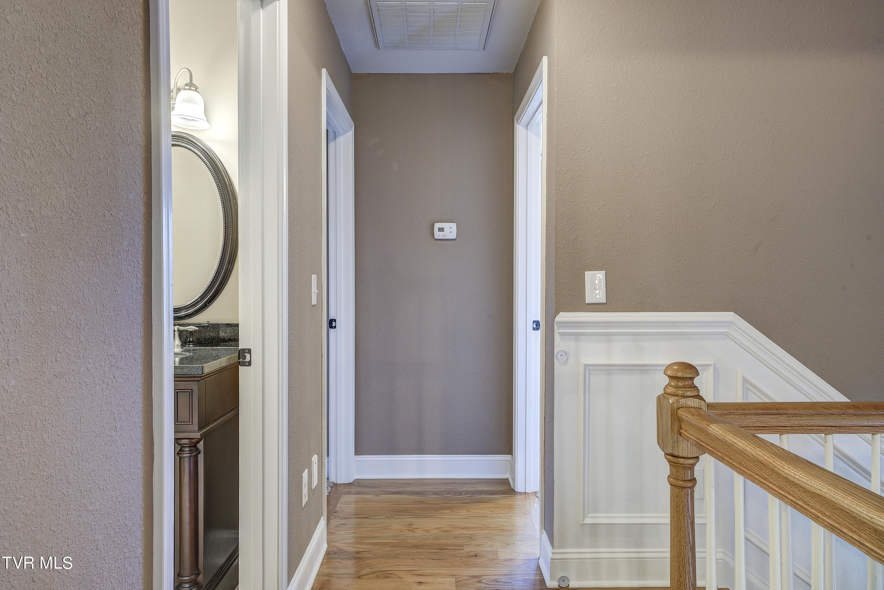 Bluff City, Tennessee 37618, United States, 3 Bedrooms Bedrooms, ,3 BathroomsBathrooms,Residential,Pending,53060