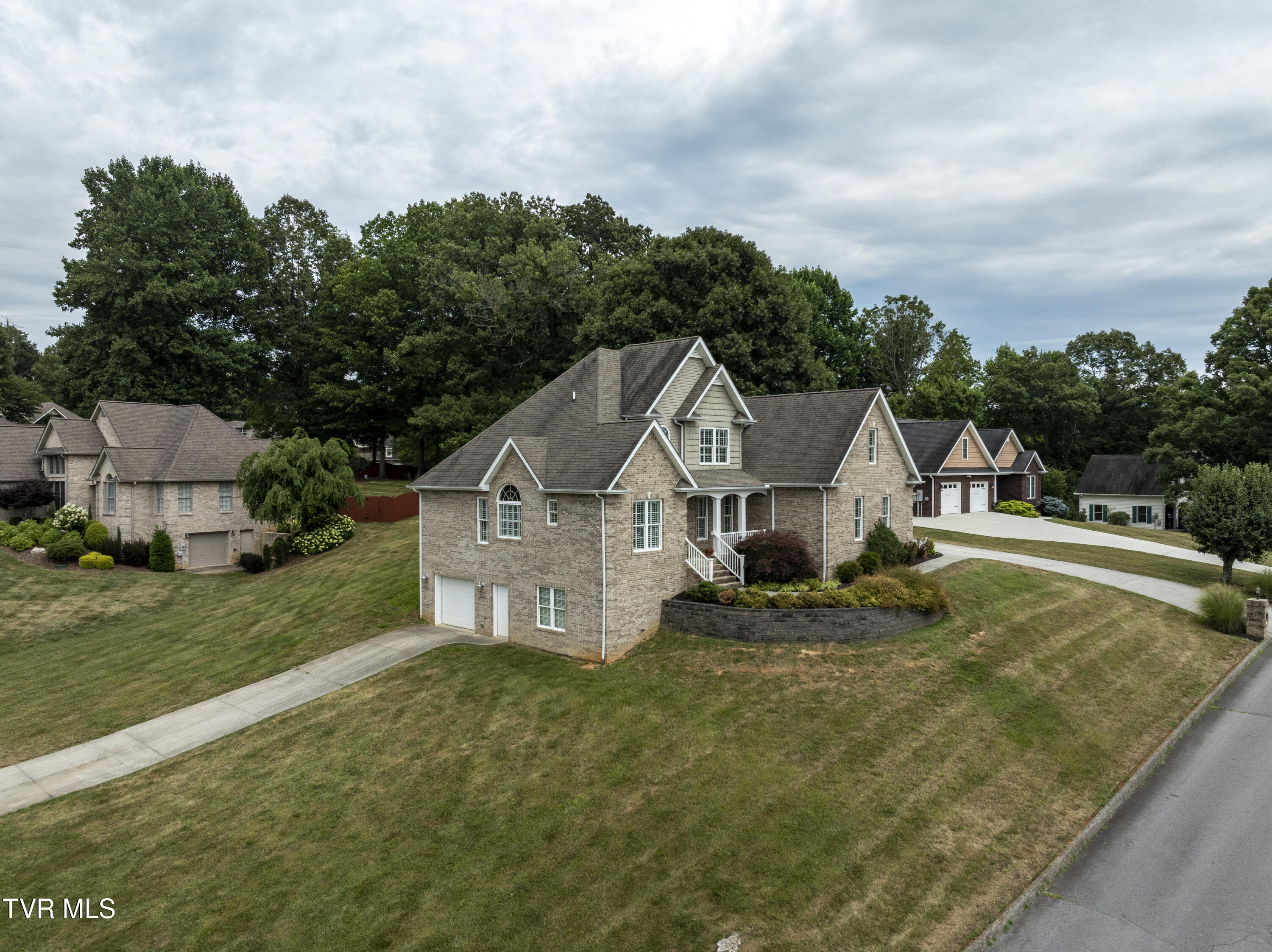 Bluff City, Tennessee 37618, United States, 3 Bedrooms Bedrooms, ,3 BathroomsBathrooms,Residential,Pending,53060