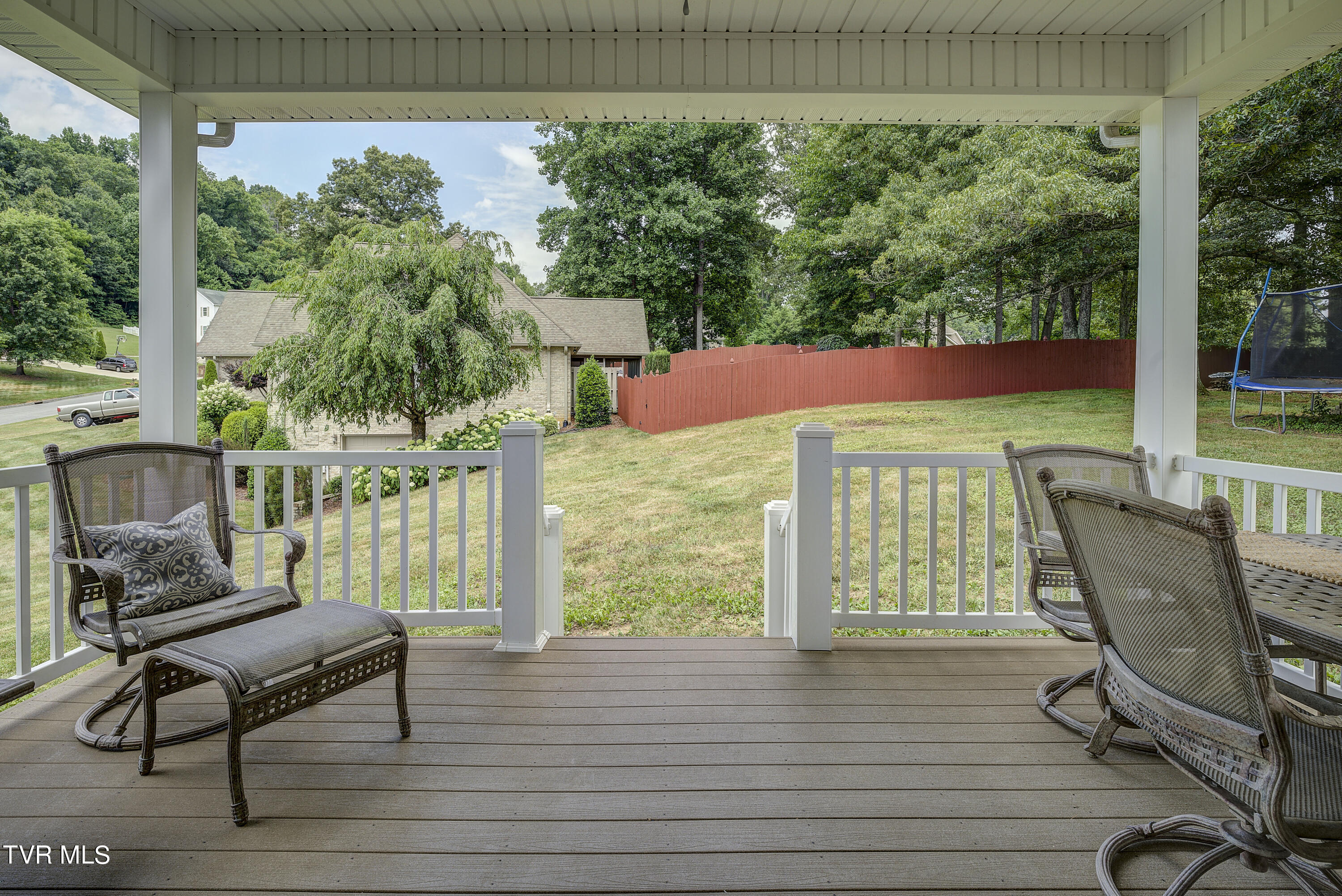 Bluff City, Tennessee 37618, United States, 3 Bedrooms Bedrooms, ,3 BathroomsBathrooms,Residential,Pending,53060