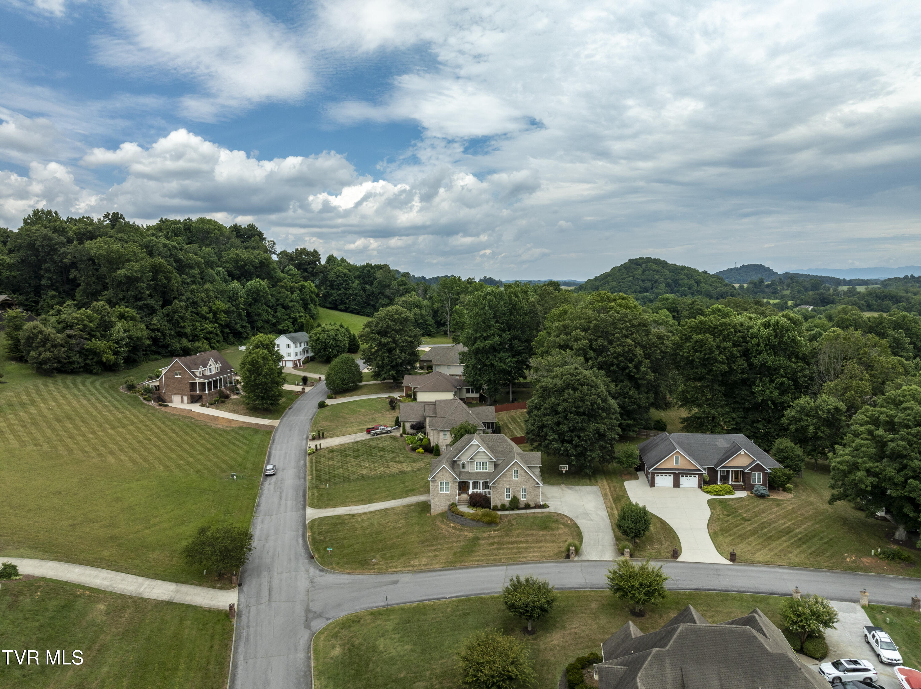 Bluff City, Tennessee 37618, United States, 3 Bedrooms Bedrooms, ,3 BathroomsBathrooms,Residential,Pending,53060