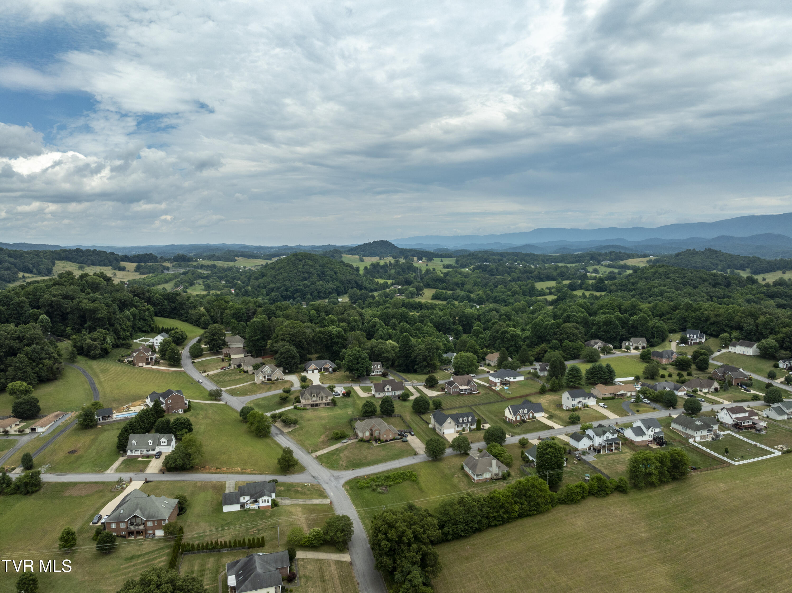 Bluff City, Tennessee 37618, United States, 3 Bedrooms Bedrooms, ,3 BathroomsBathrooms,Residential,Pending,53060