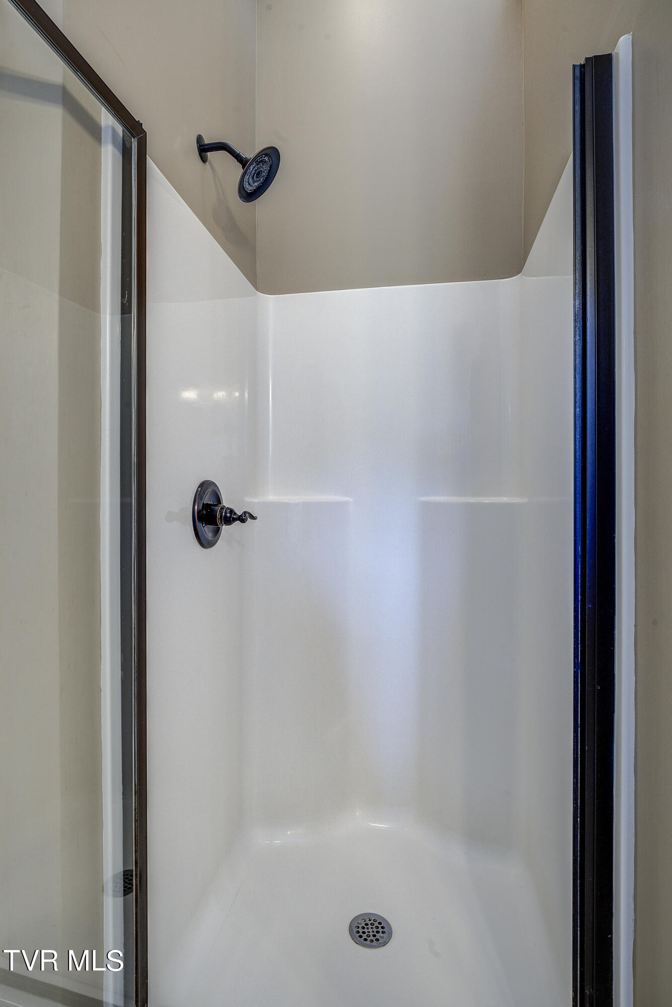 Bluff City, Tennessee 37618, United States, 3 Bedrooms Bedrooms, ,3 BathroomsBathrooms,Residential,Pending,53060