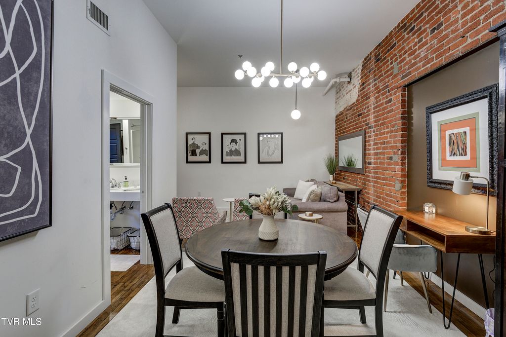 Photo of 201 Eighth Street #103, Bristol, TN 37620 (MLS # 9987841)