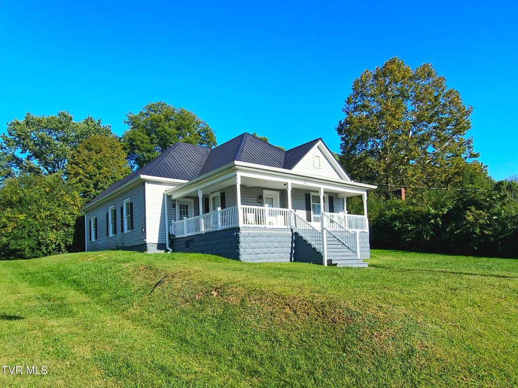 Photo of 1001 Virginia Avenue, Bristol, TN 37620 (MLS # 9981500)