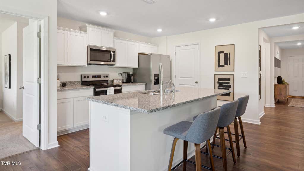 Photo of 2012 Fox Meadows Circle CIR, Bluff City, TN 37618 (MLS # 9997287)