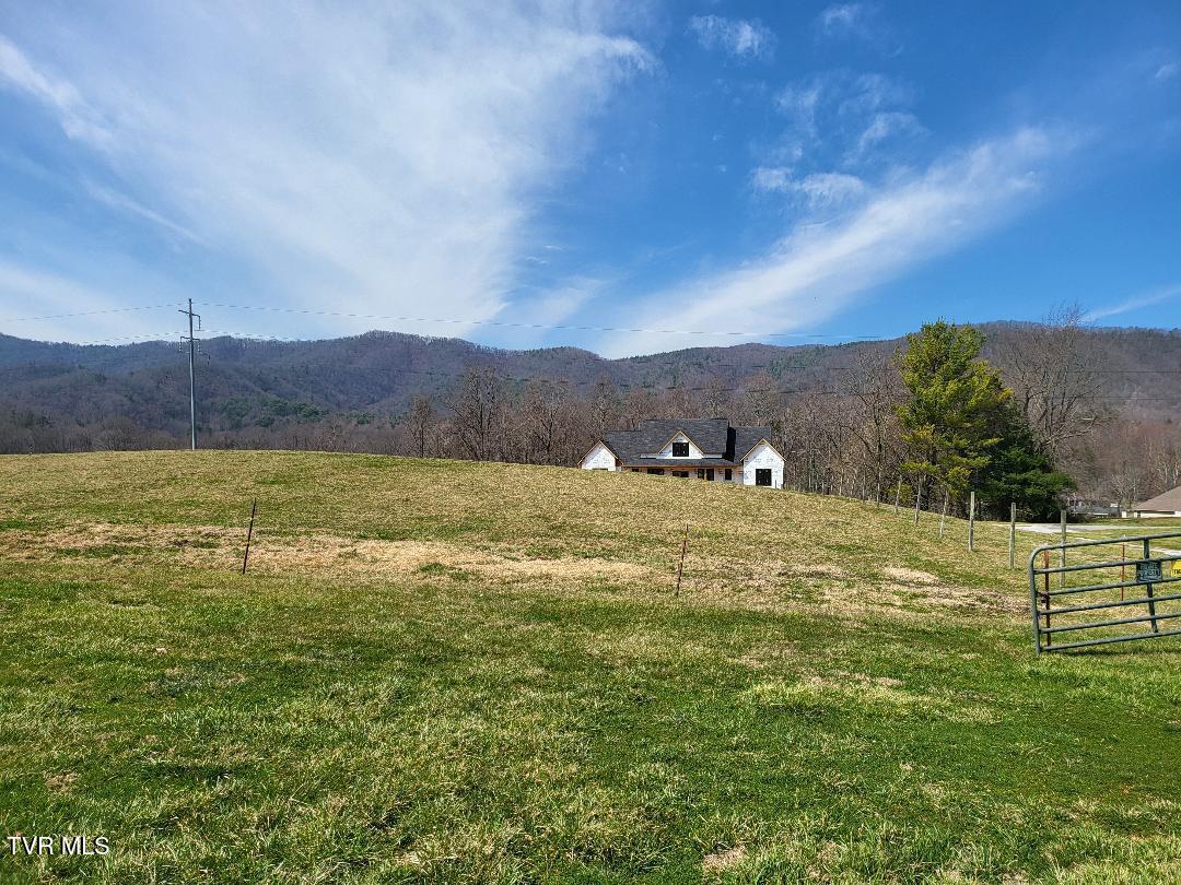 107 Pay Dons Way Drive, Unicoi, Tennessee image 2