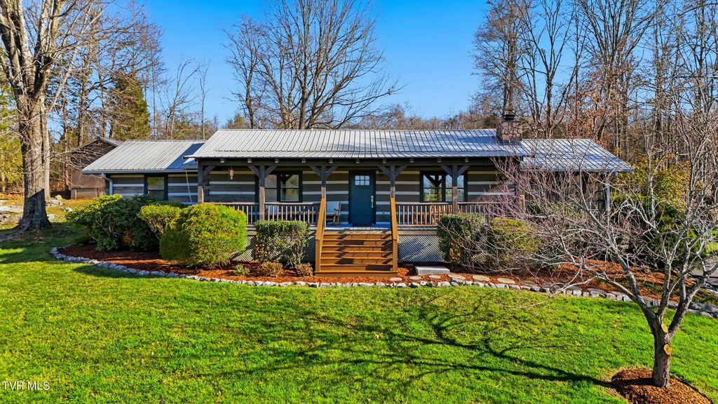 Photo of 224 Sugar Hollow Trail, Piney Flats, TN 37686 (MLS # 9993056)