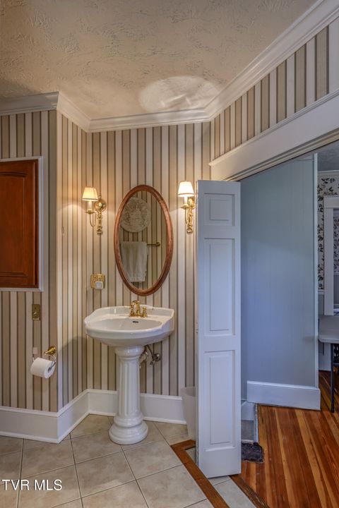 Tiny photo for 1505 W Lakeview Drive, Johnson City, TN 37601 (MLS # 9986476)