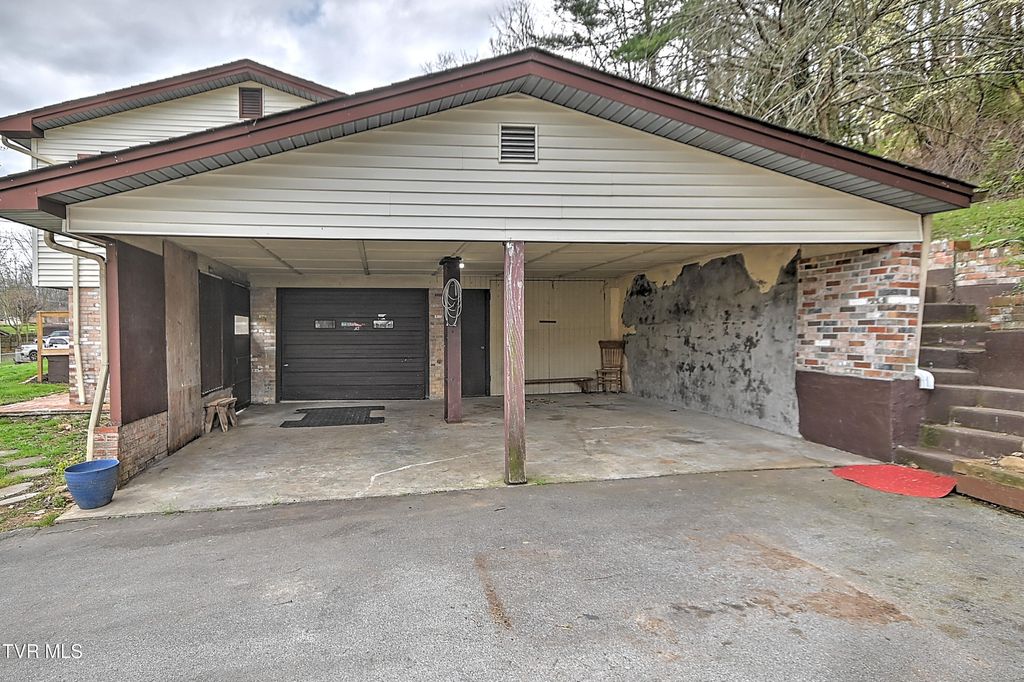 Photo of 169 Denton Lane, Bristol, VA 24201 (MLS # 9993152)