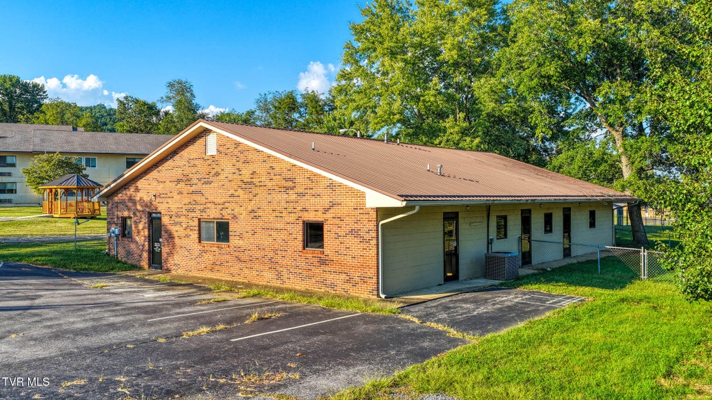 Photo of 116 Burton Road, Rogersville, TN 37857 (MLS # 10001058)