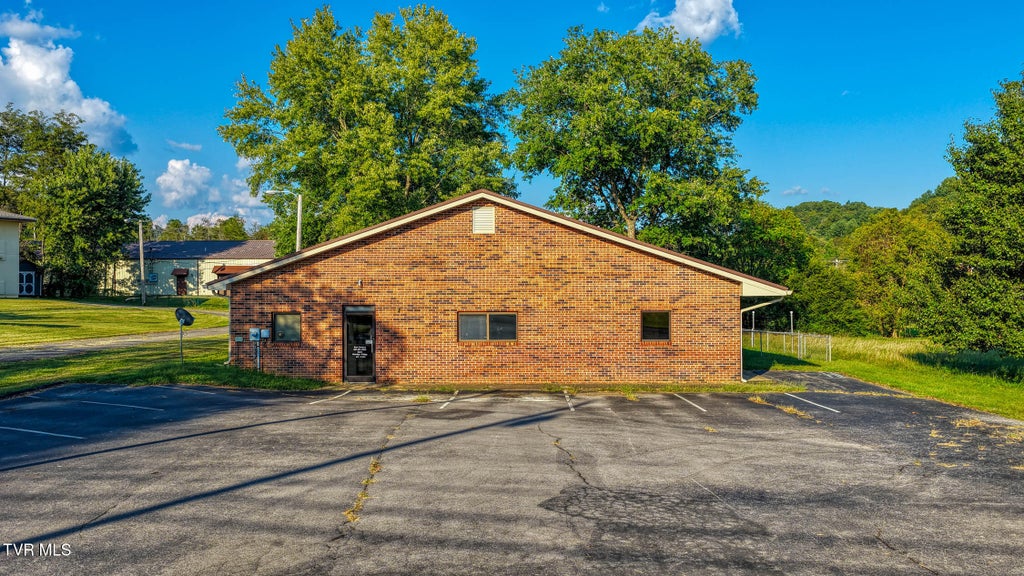 Photo of 116 Burton Road, Rogersville, TN 37857 (MLS # 10001058)