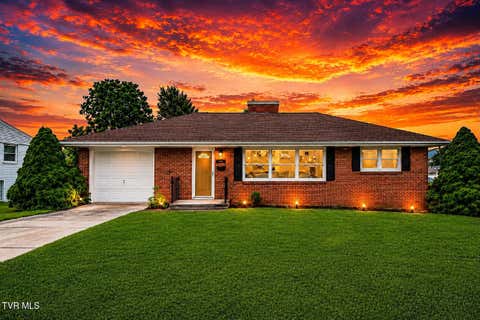 Photo of 916 Mimosa Drive, Kingsport, TN 37660 (MLS # 9996169)