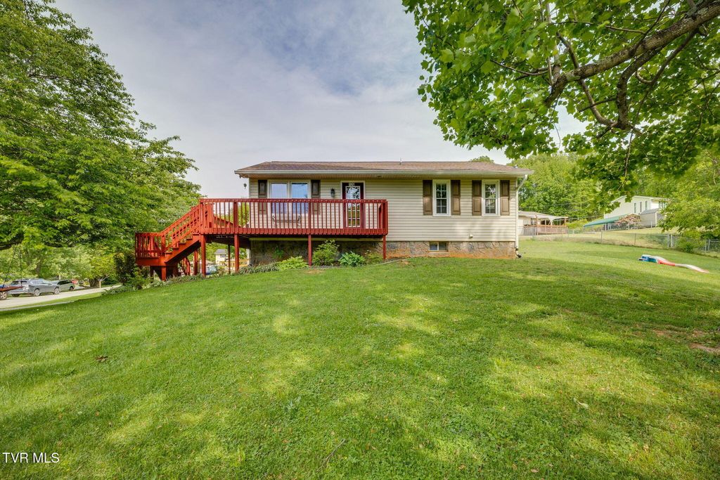Photo of 126 Country Hills Drive, Jonesborough, TN 37659 (MLS # 9995276)