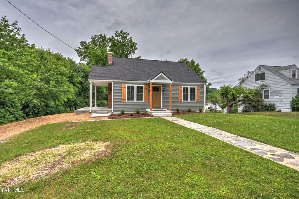 Photo of 268 Cherokee Road, Bristol, VA 24201 (MLS # 9995841)