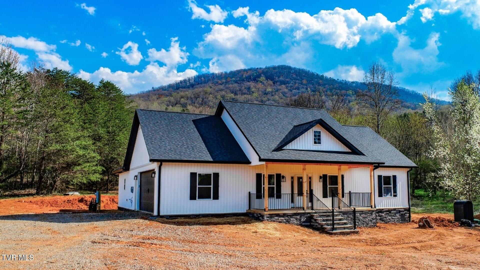 127 Victor Rd Rd, Cosby, Tennessee image 2