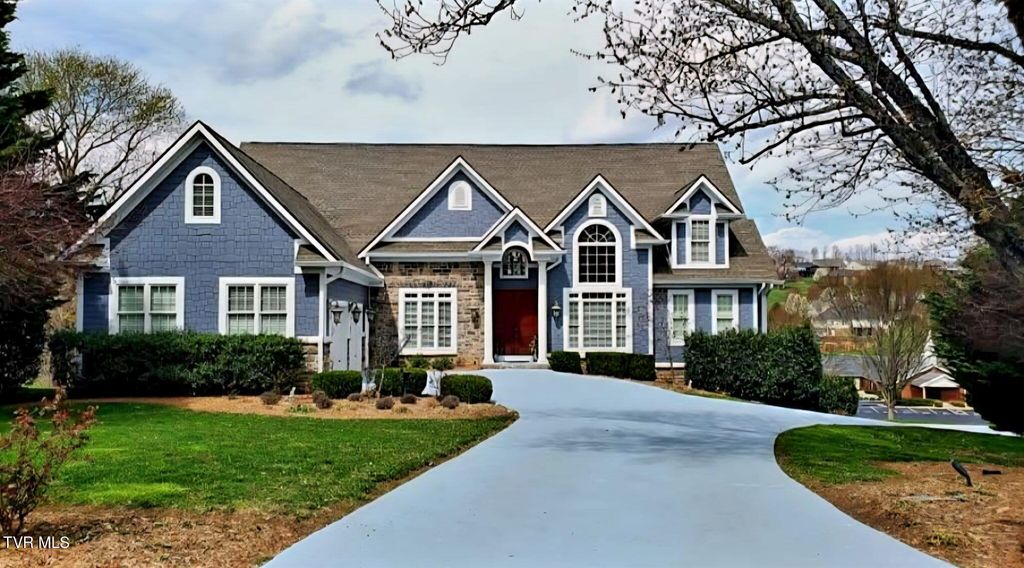 Photo of 15 Red Maple Court, Jonesborough, TN 37659 (MLS # 9989047)