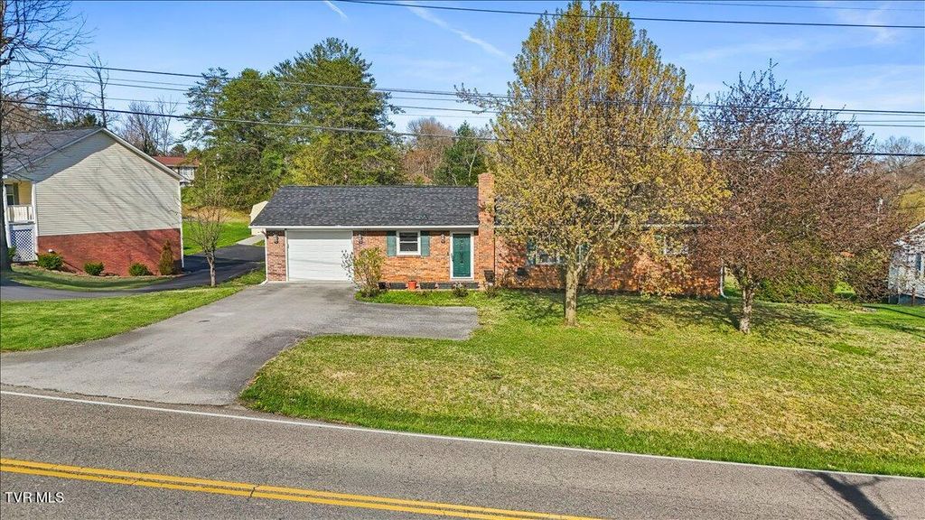 Photo of 1605 Southwest Avenue, Johnson City, TN 37604 (MLS # 9992781)