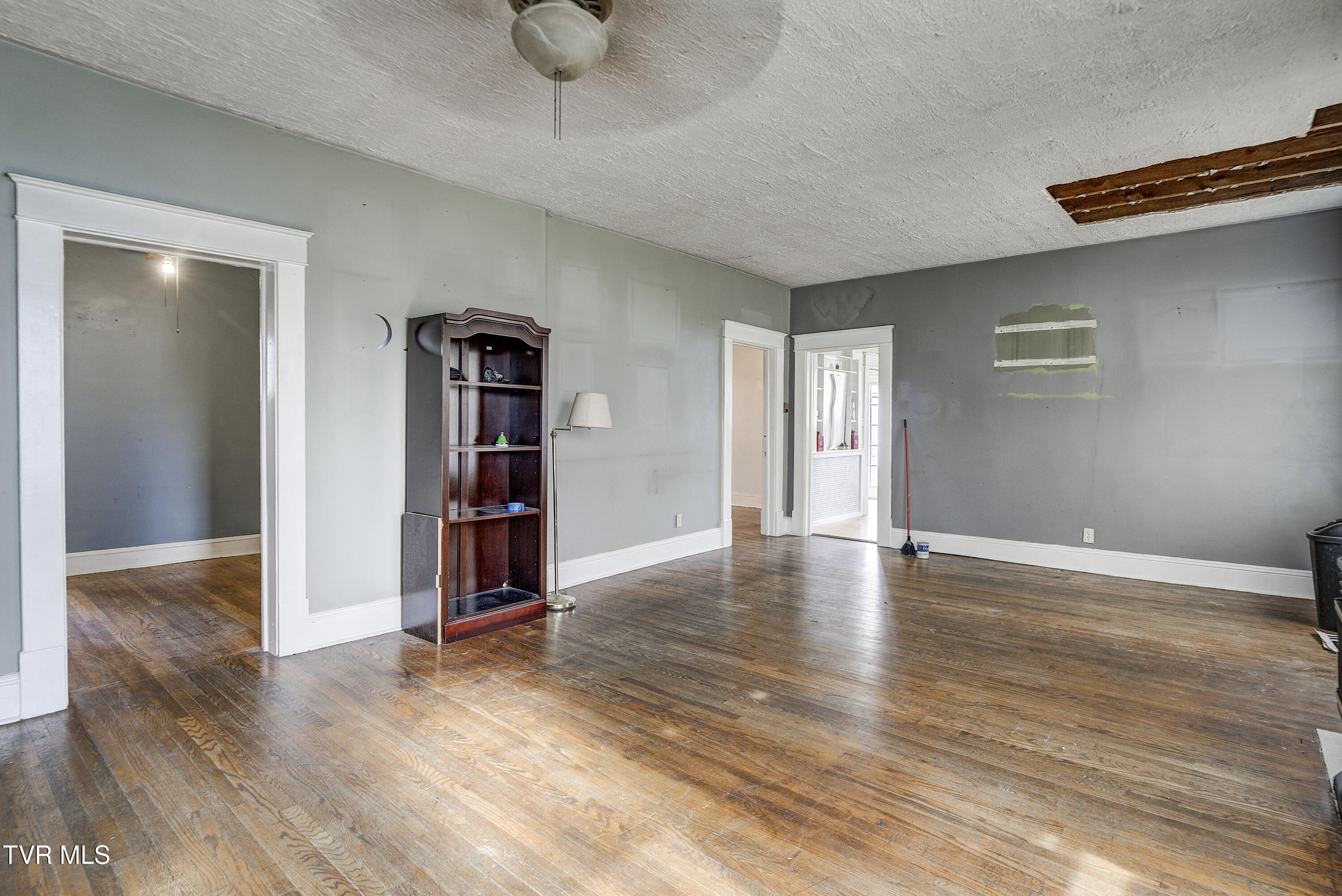 124 North Elm Avenue