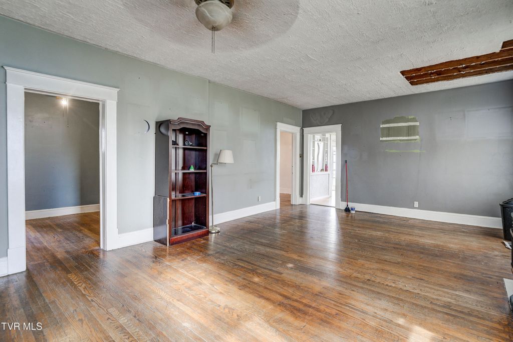 Photo of 124 Elm Avenue, Erwin, TN 37650 (MLS # 9992290)