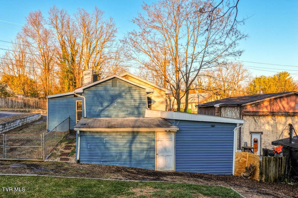 Photo of 1116 5th Street, Bristol, TN 37620 (MLS # 9989063)