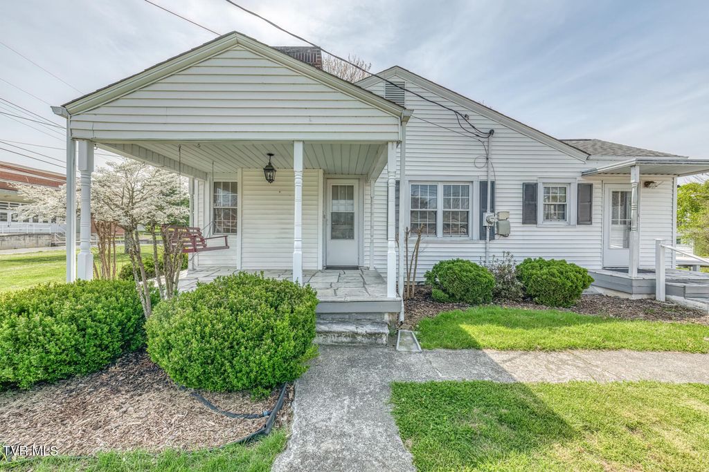 Photo of 203 School Avenue, Blountville, TN 37617 (MLS # 9993628)