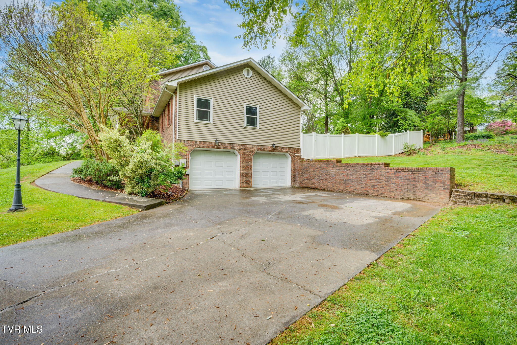 604 Live Oak Court, Johnson City, Tennessee image 4