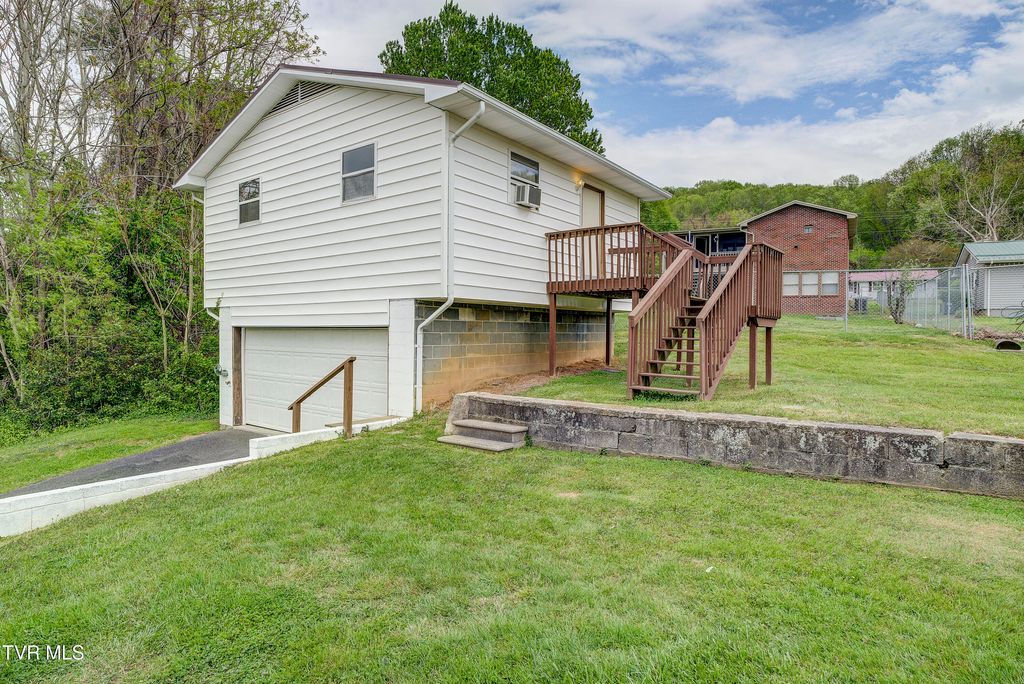 Photo of 630 Vinton Avenue, Erwin, TN 37650 (MLS # 9994112)