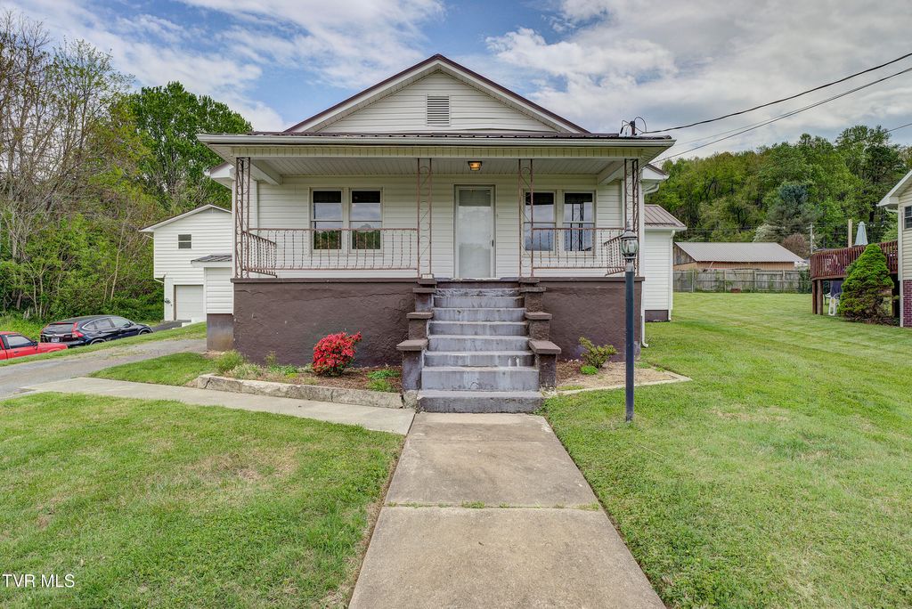 Photo of 630 Vinton Avenue, Erwin, TN 37650 (MLS # 9994112)