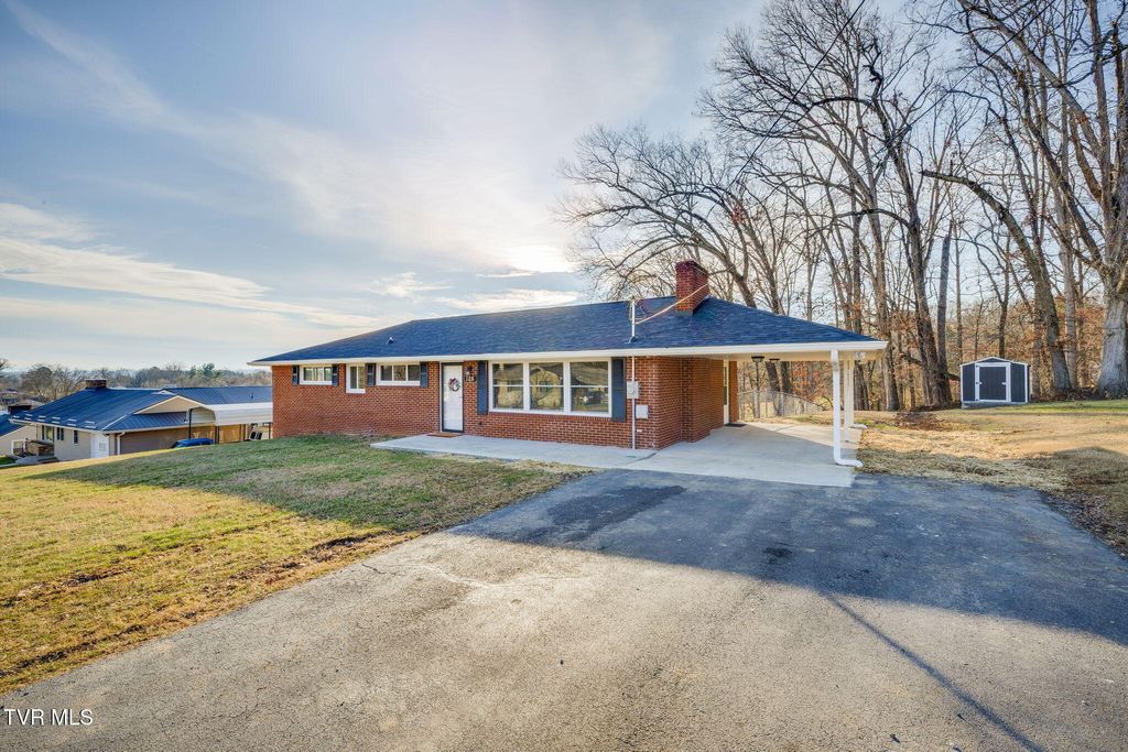 Photo of 128 Thompson Street, Kingsport, TN 37660 (MLS # 9989134)