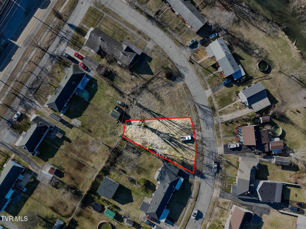 Photo of 524 Sequoyah Drive, Kingsport, TN 37660 (MLS # 9991289)