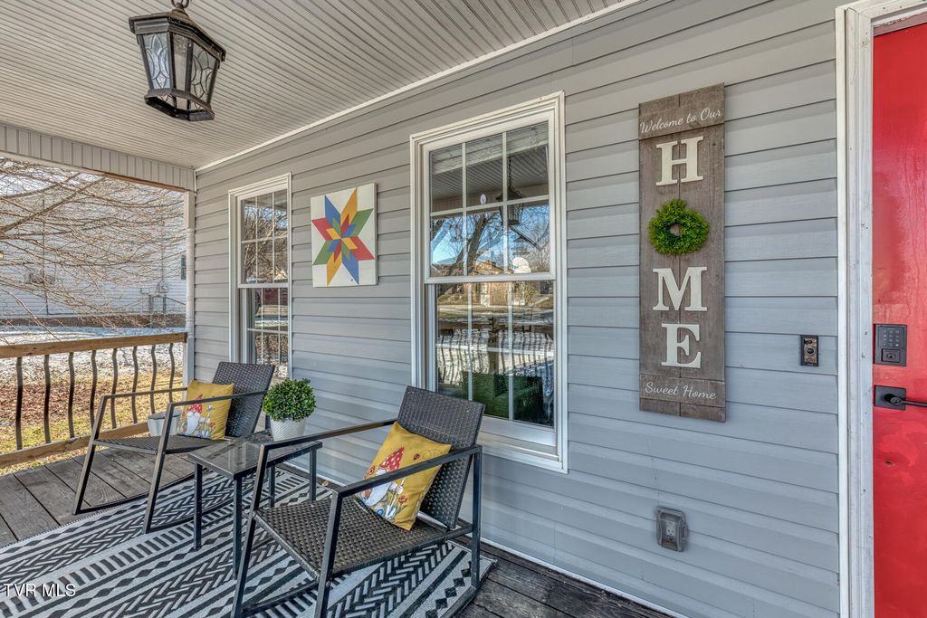 Photo of 116 Cedar Street, Johnson City, TN 37601 (MLS # 9990650)