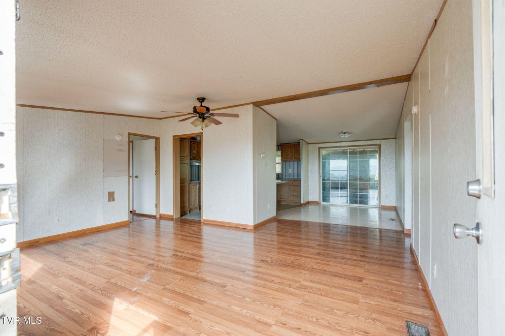 Photo of 114116 Woodland Circle, Greeneville, TN 37743 (MLS # 10000264)