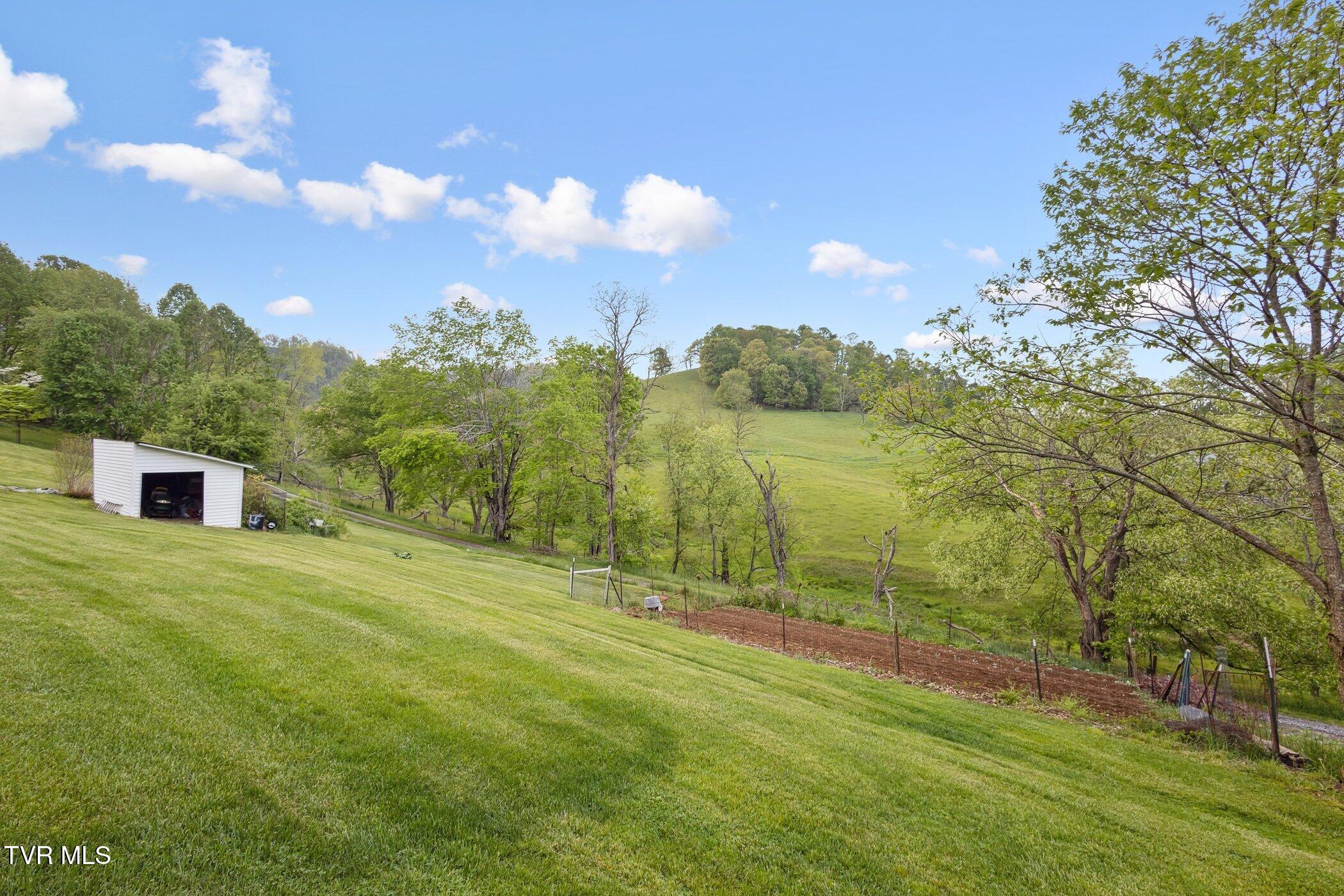 221 Locust Lane, Lebanon, Virginia image 9