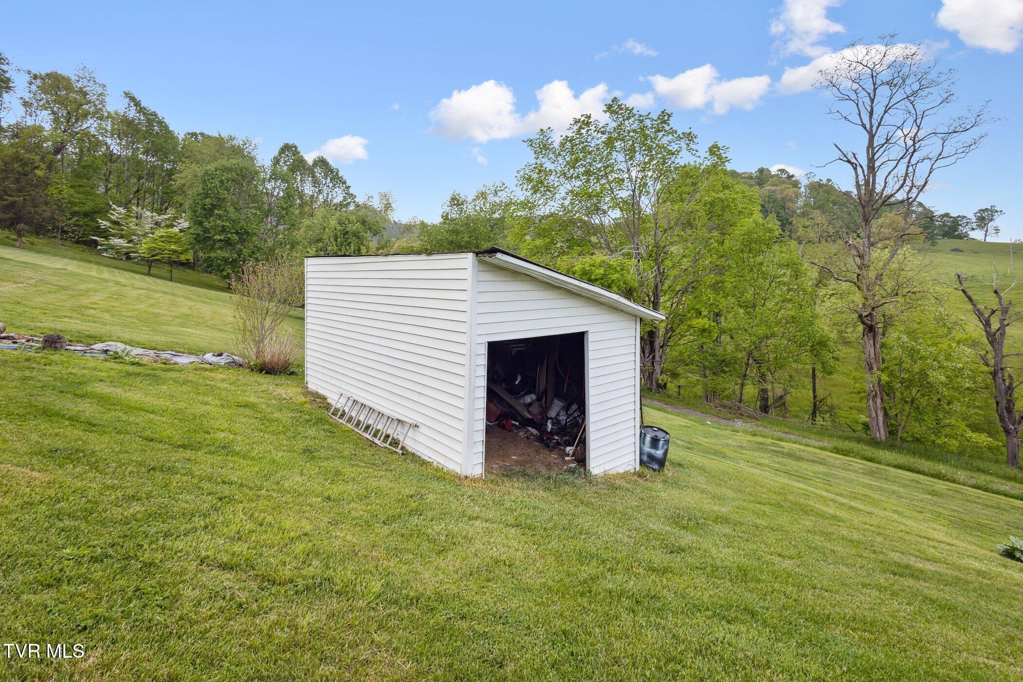 221 Locust Lane, Lebanon, Virginia image 5