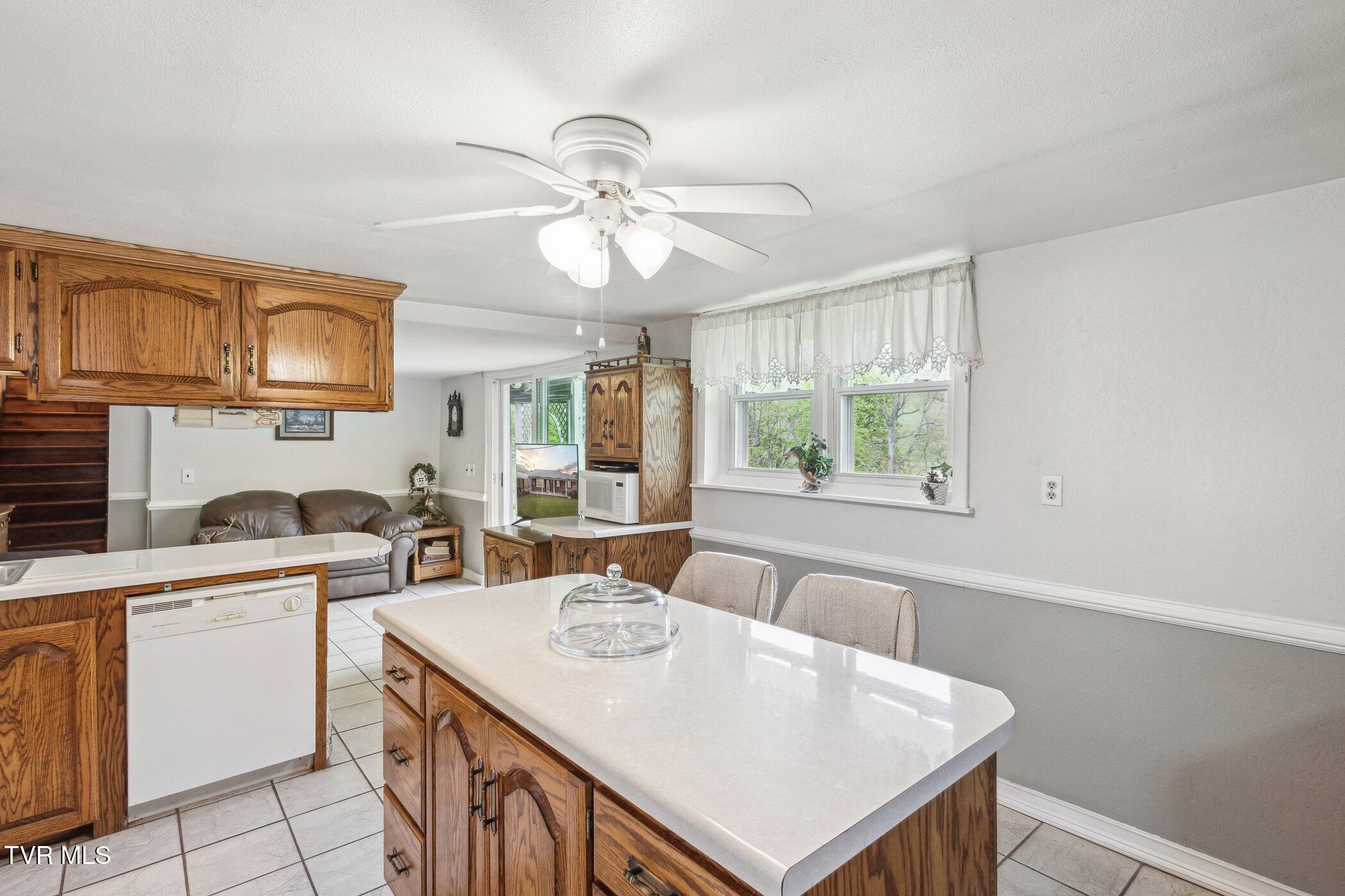 221 Locust Lane, Lebanon, Virginia image 38