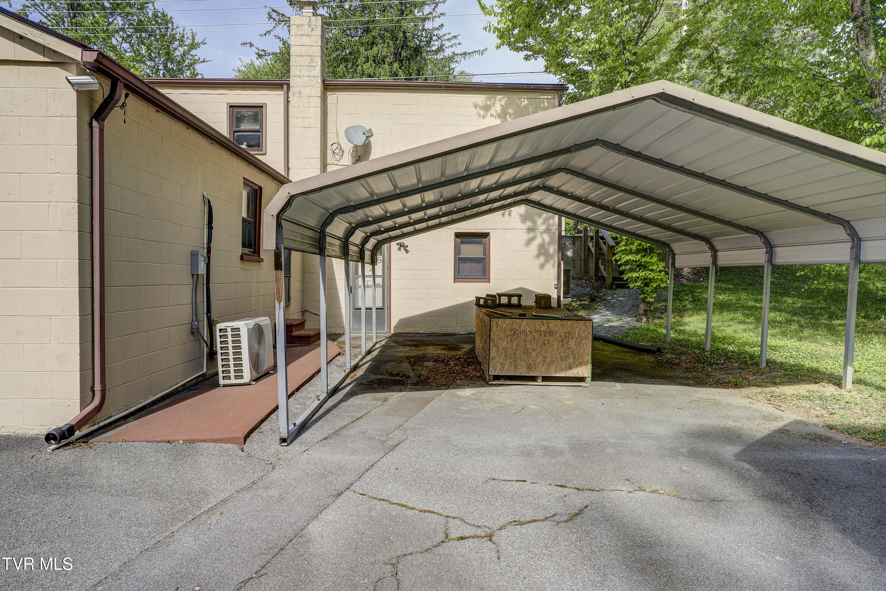 1306 Milligan Highway