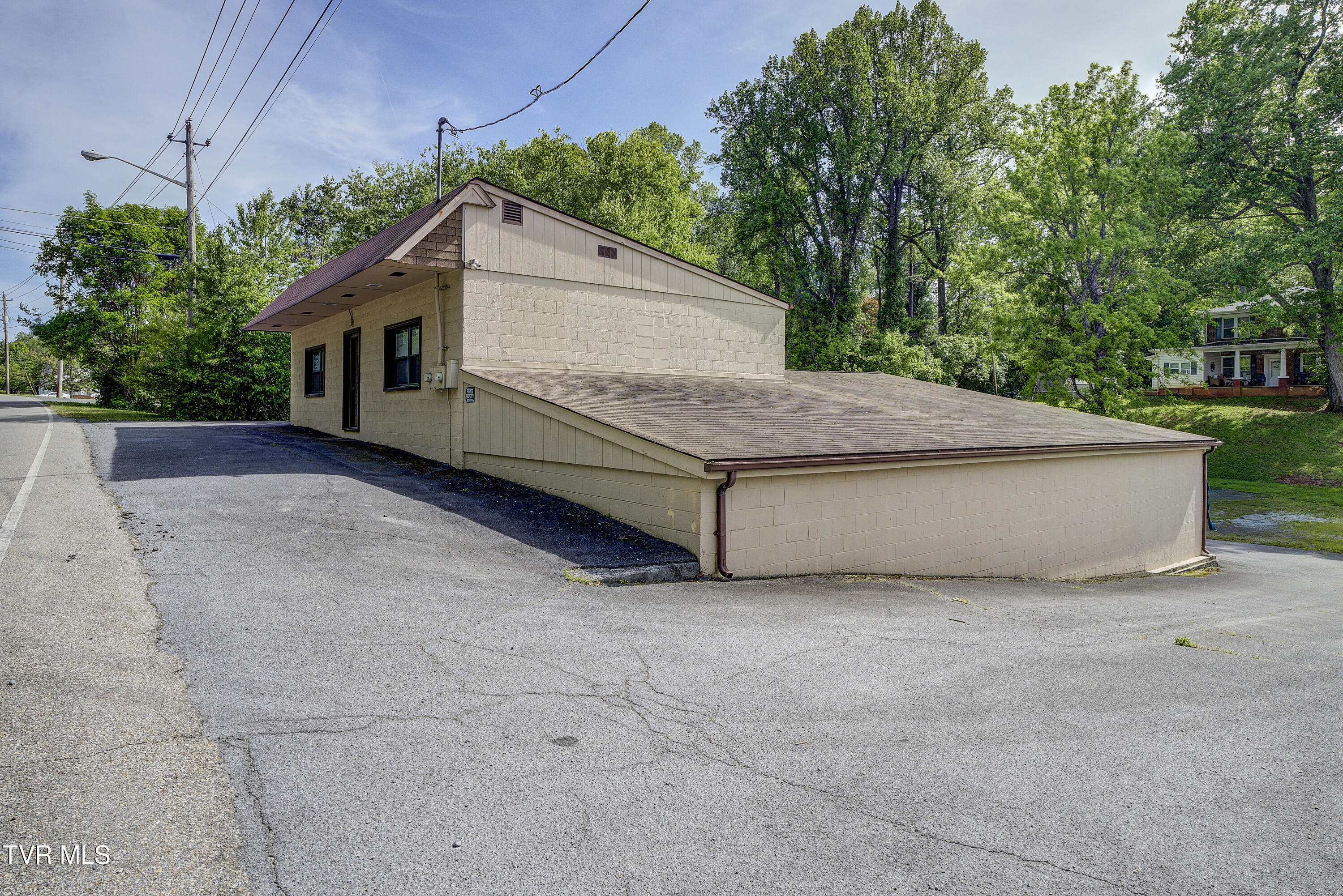 1306 Milligan Highway