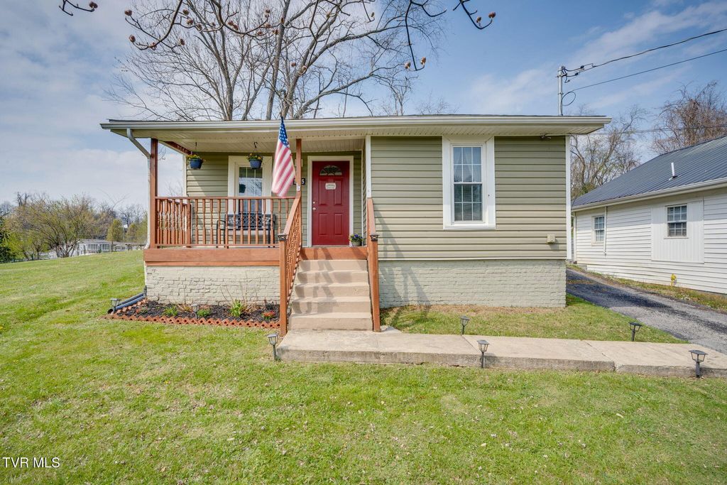 Photo of 1105 Miller Street, Johnson City, TN 37604 (MLS # 9992930)