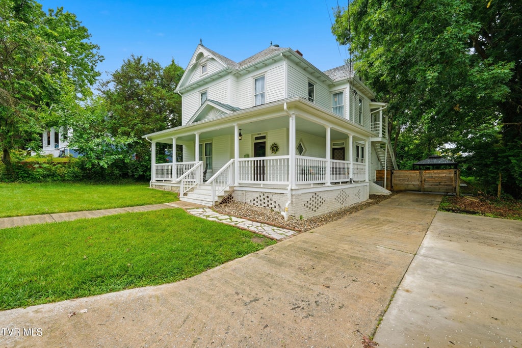Photo of 406 Cutler Street, Greeneville, TN 37743 (MLS # 9996637)