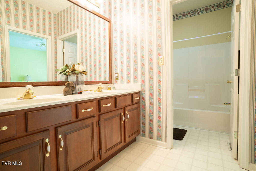 204 Shadowood Drive, Johnson City, Tennessee image 31