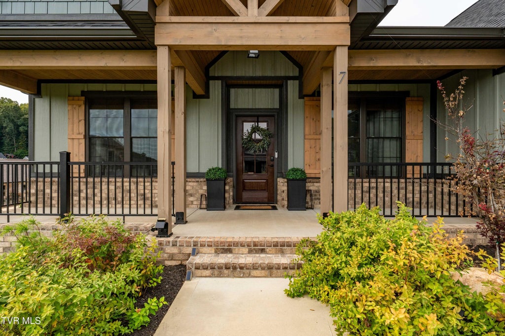 Photo of 7 Sweet Pea Terrace, Johnson City, TN 37615 (MLS # 10002134)