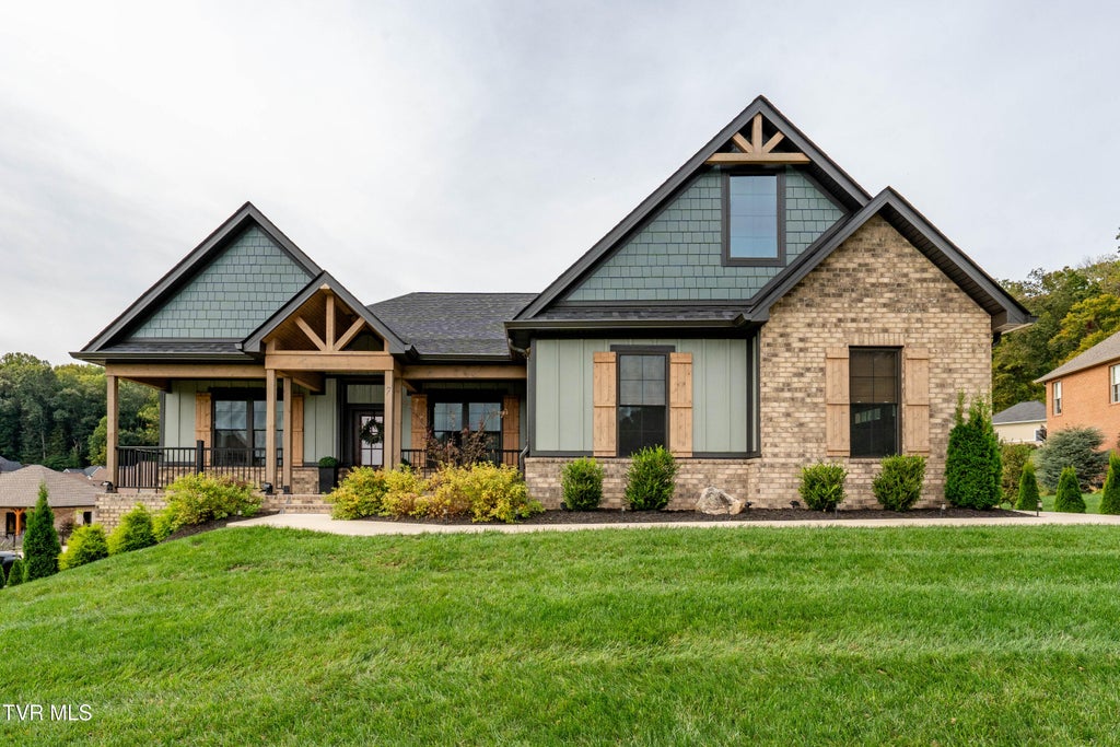Photo of 7 Sweet Pea Terrace, Johnson City, TN 37615 (MLS # 10002134)