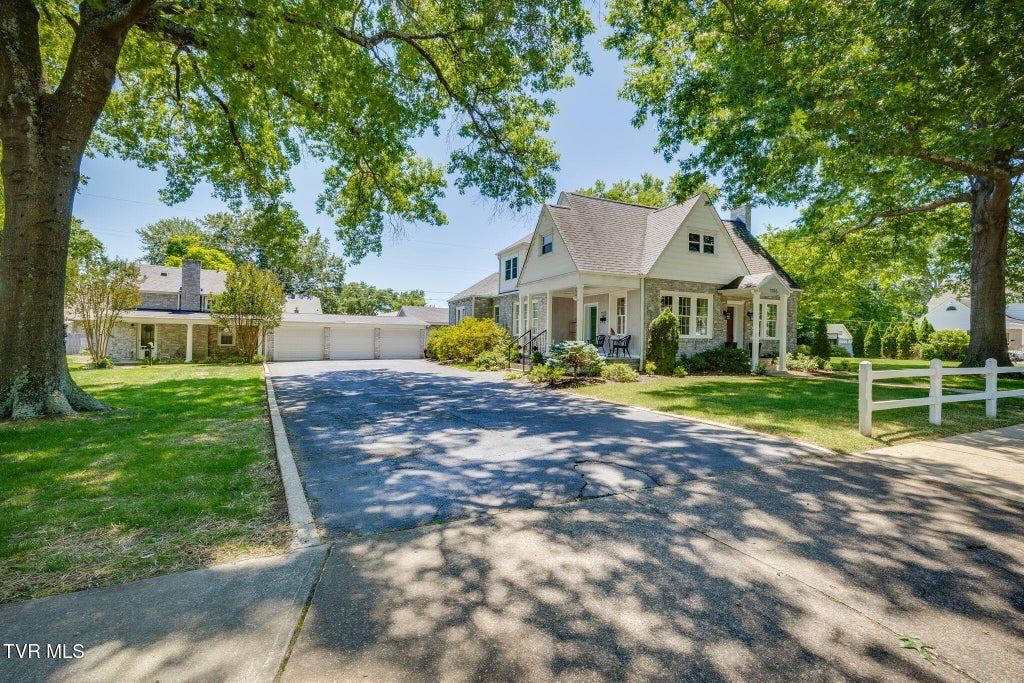 Photo of 1385 Catawba Street, Kingsport, TN 37660 (MLS # 9996402)