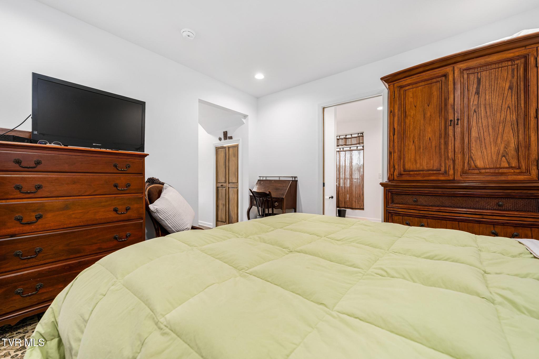 403 Deerlick Road, Piney Flats, Tennessee image 15