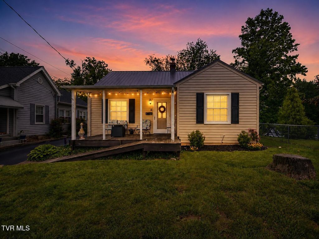 Photo of 1215 Maryland Avenue, Bristol, TN 37620 (MLS # 9995212)
