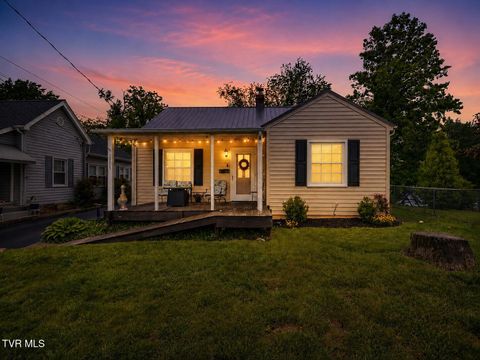 Photo of 1215 Maryland Avenue, Bristol, TN 37620 (MLS # 9995212)