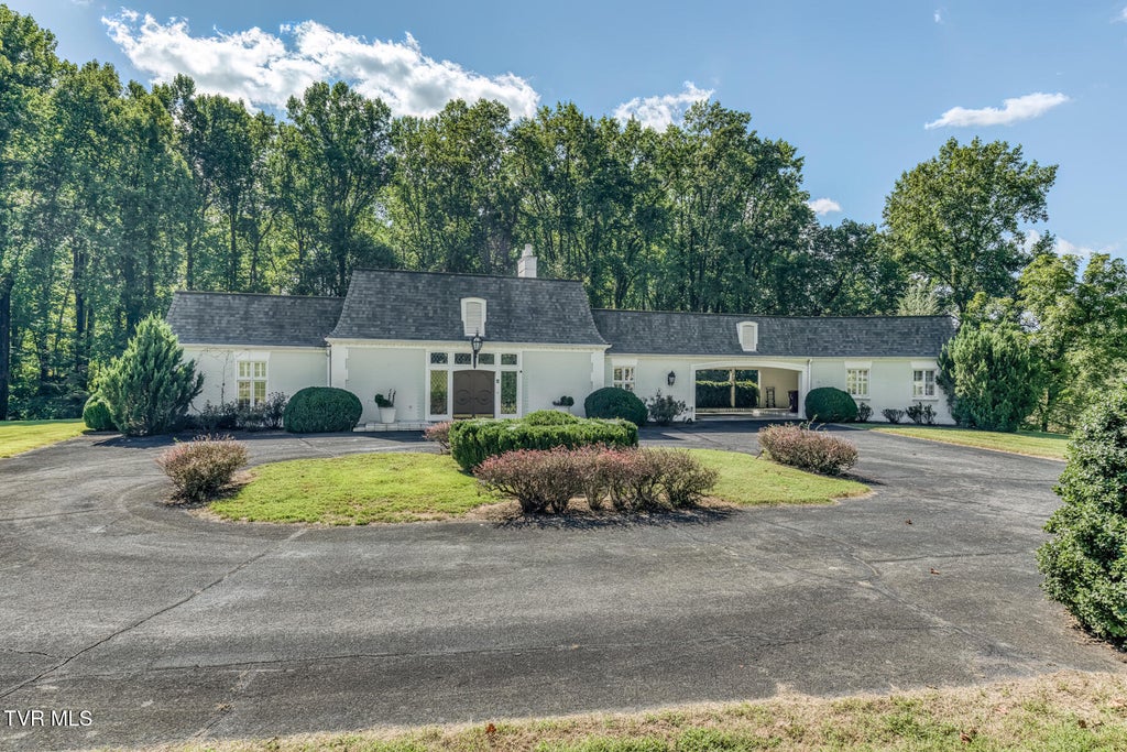 Photo of 129 Ridgemont Road, Johnson City, TN 37601 (MLS # 10001687)