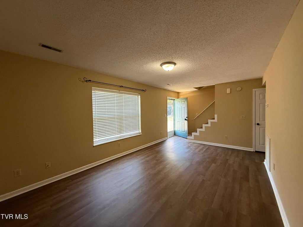 Photo of 1700 Lone Oak RD #Unit 17, Johnson City, TN 37604 (MLS # 10002042)