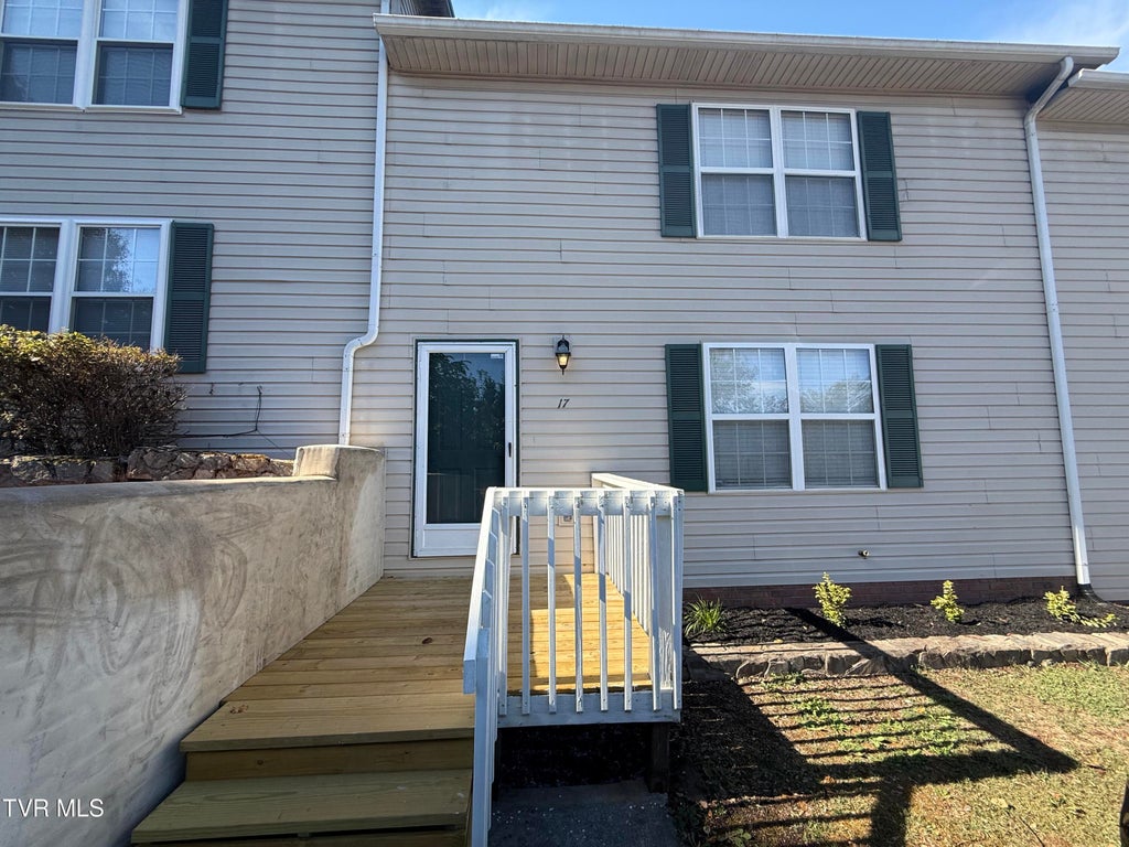 Photo of 1700 Lone Oak RD #Unit 17, Johnson City, TN 37604 (MLS # 10002042)